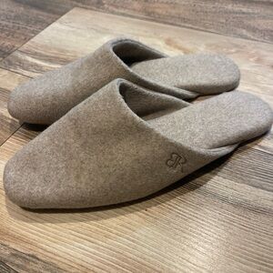Banana Republic Soft Indoor Mule Slipper Heathers Oatmeal Tan Medium 6.5 - 7.5